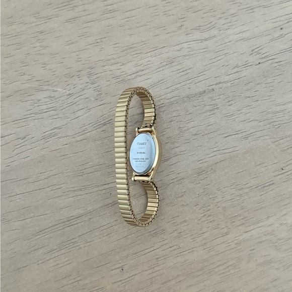 Timex Women's Cavatina 18mm Watch
Stainless Steel·Expansion Band - Picture 2 of 2